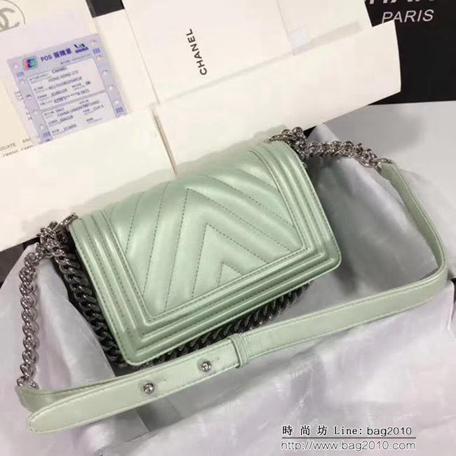 香奈兒CHANEL竭誠精品CHANEL大號67086經典最新款 單肩斜挎鏈條包 DSC1404